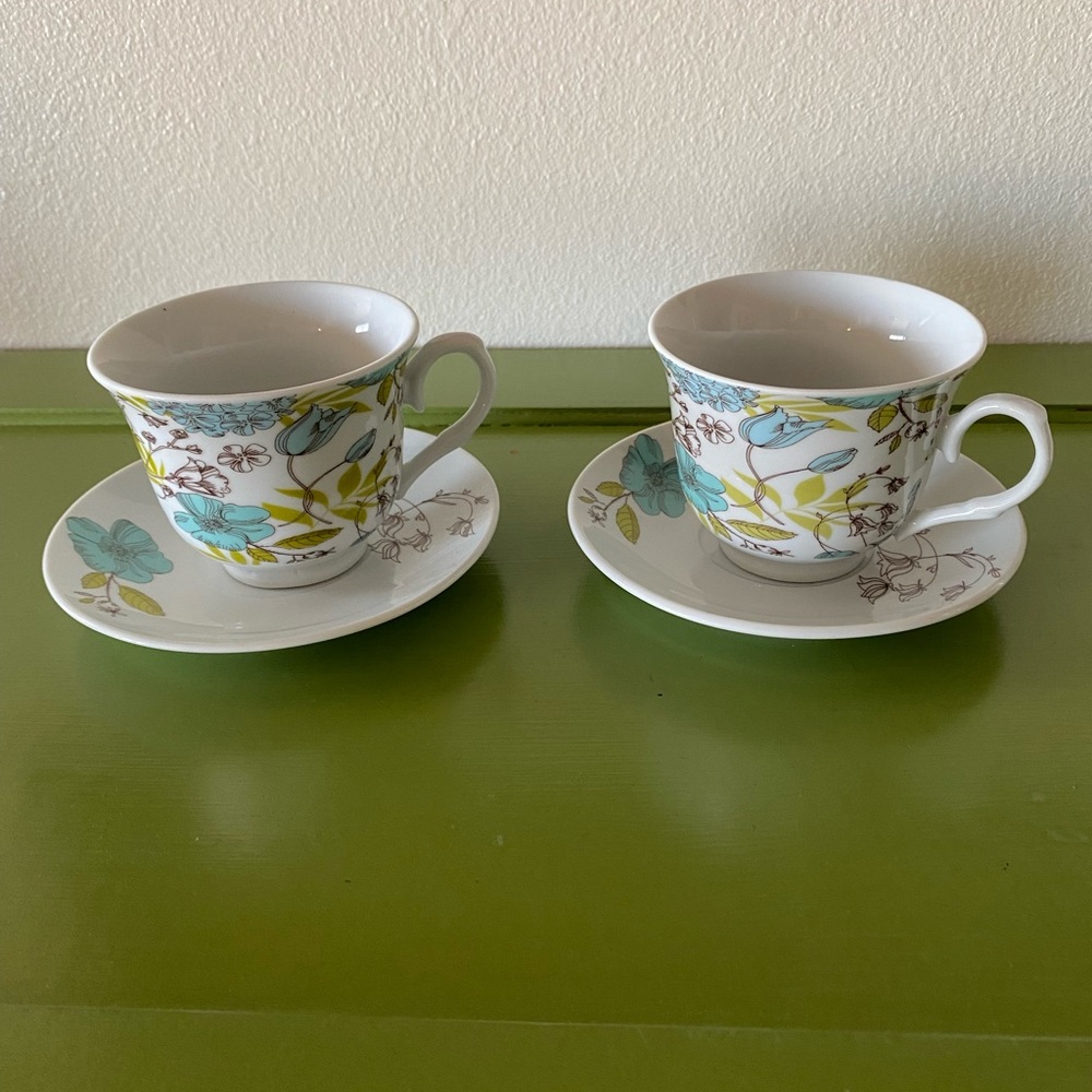 2 gorgeous tea cup and saucer sets by Bentleys.